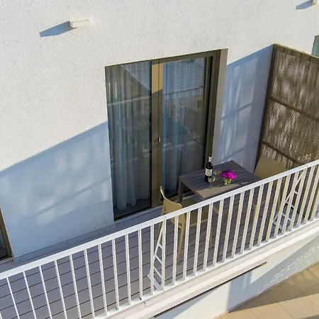 Appartamento Zlatni Zalaz,apartments,supetarska Draga *