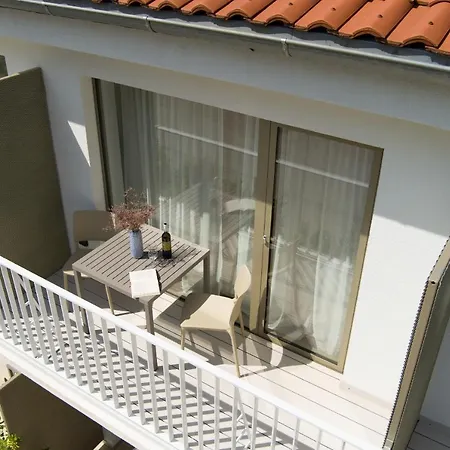 Appartamento Zlatni Zalaz,apartments,supetarska Draga *