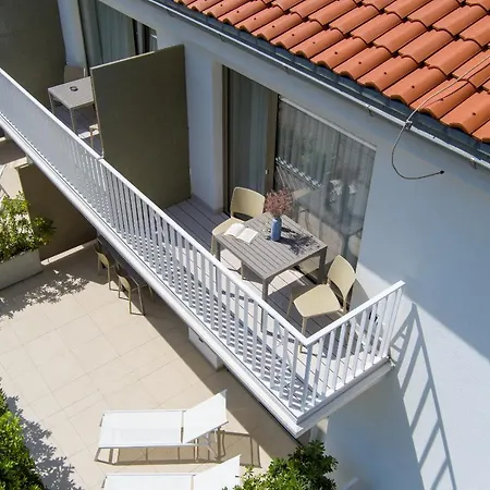 Zlatni Zalaz,apartments,supetarska Draga Supetarska Draga
