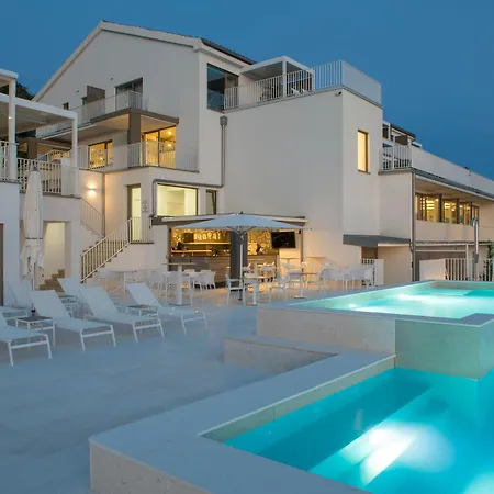 Zlatni Zalaz,apartments,supetarska Draga * Supetarska Draga