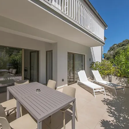 Appartamento Zlatni Zalaz,apartments,supetarska Draga Supetarska Draga