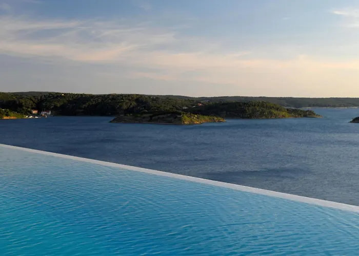 Zlatni Zalaz,apartments,supetarska Draga Apartment *