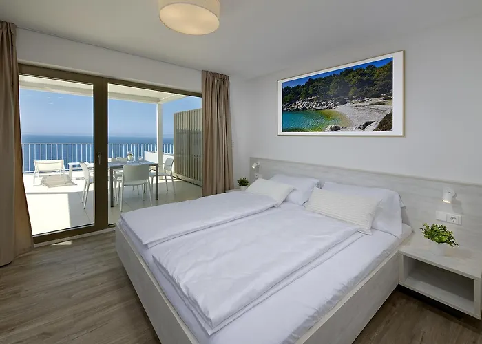 Zlatni Zalaz,apartments,supetarska Draga *