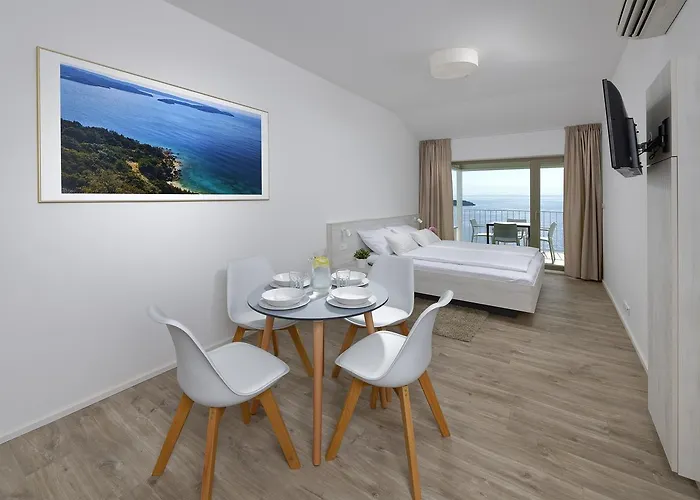 Zlatni Zalaz,apartments,supetarska Draga