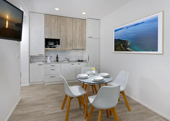 Zlatni Zalaz,apartments,supetarska Draga Supetarska Draga