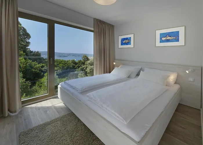 Zlatni Zalaz,apartments,supetarska Draga