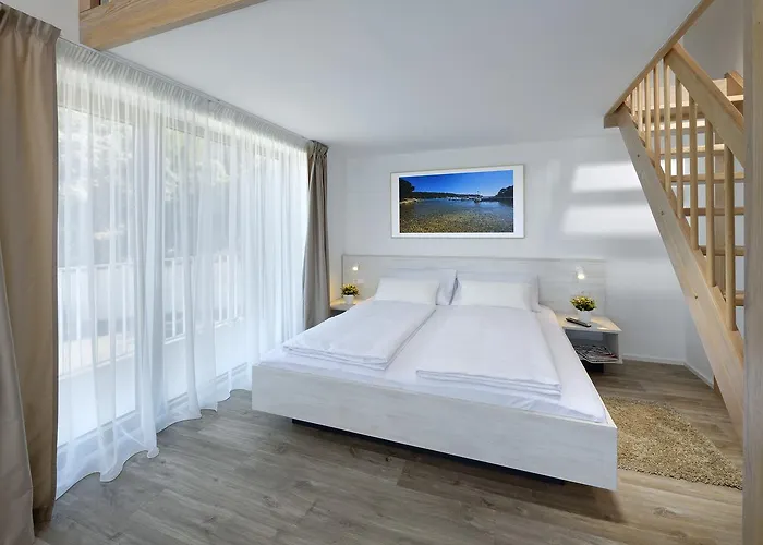 Zlatni Zalaz,apartments,supetarska Draga *