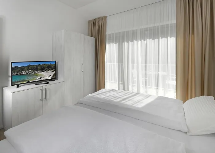 Zlatni Zalaz,apartments,supetarska Draga