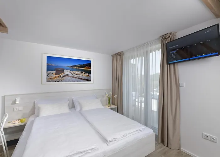 Zlatni Zalaz,apartments,supetarska Draga Supetarska Draga