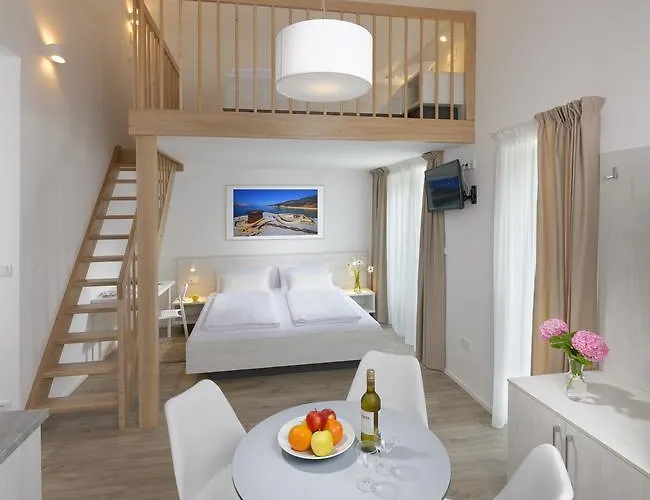 Zlatni Zalaz,apartments,supetarska Draga Apartment *
