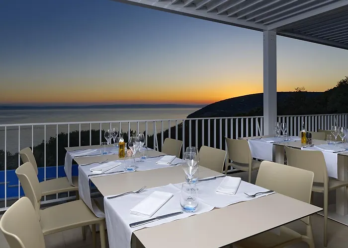 Zlatni Zalaz,apartments,supetarska Draga