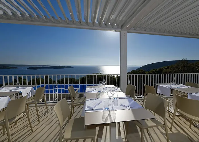 Zlatni Zalaz,apartments,supetarska Draga