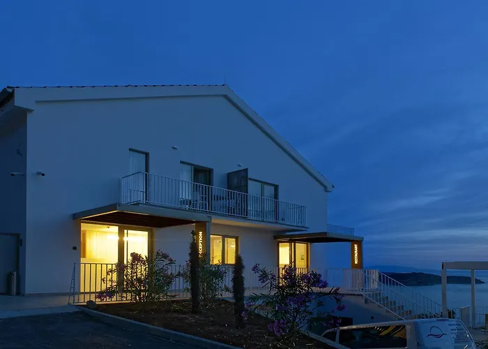 Apartment Zlatni Zalaz,apartments,supetarska Draga *