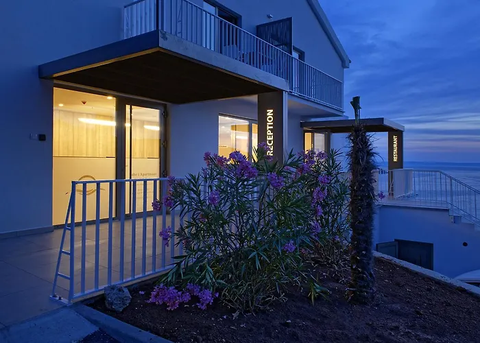 Zlatni Zalaz,apartments,supetarska Draga Διαμέρισμα *