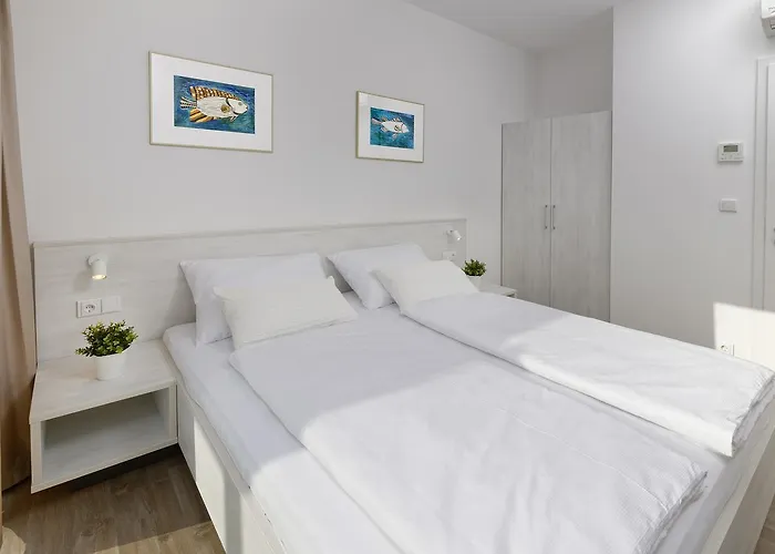 Zlatni Zalaz,apartments,supetarska Draga * Supetarska Draga