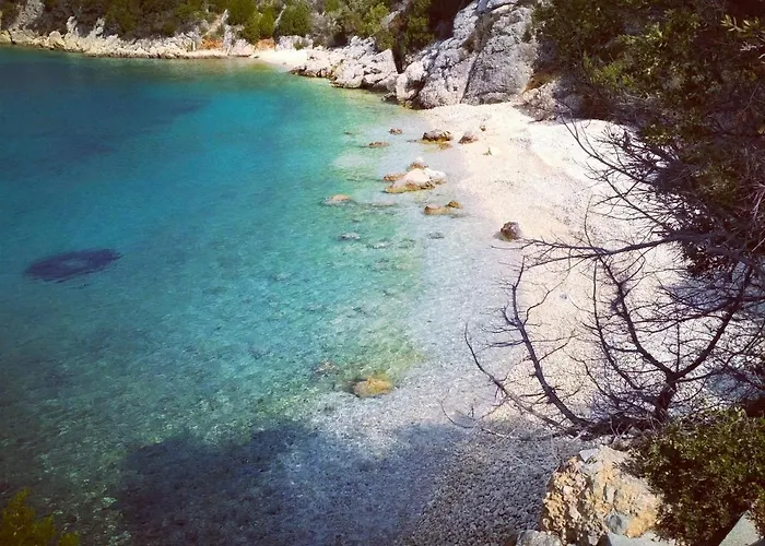Zlatni Zalaz,apartments,supetarska Draga *