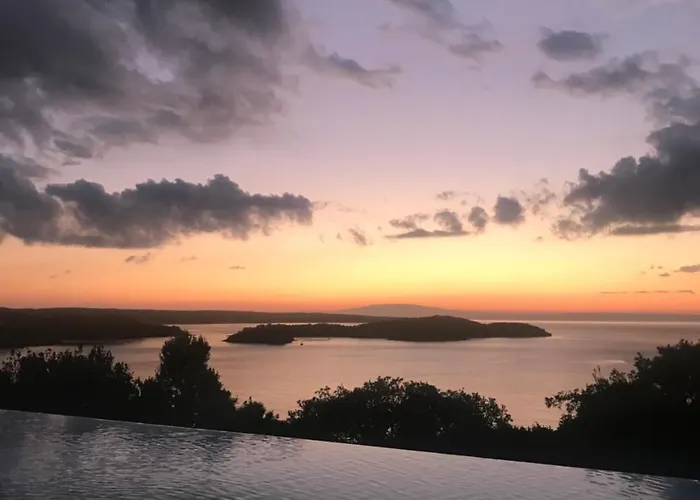 Zlatni Zalaz,apartments,supetarska Draga Διαμέρισμα *