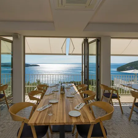 Zlatni Zalaz,apartments,supetarska Draga Apartment *