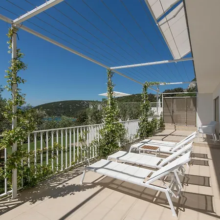Zlatni Zalaz,apartments,supetarska Draga Apartmán
