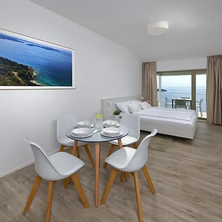 Zlatni Zalaz,apartments,supetarska Draga