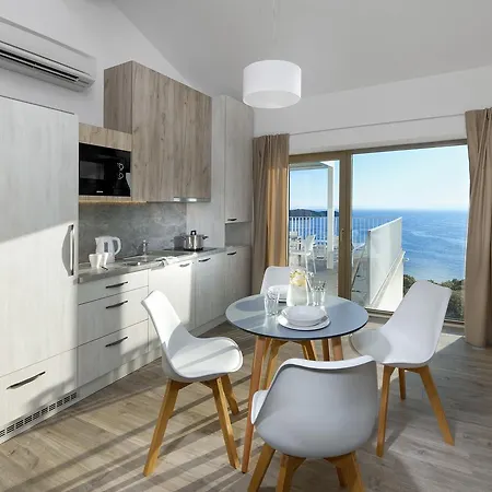 Zlatni Zalaz,apartments,supetarska Draga