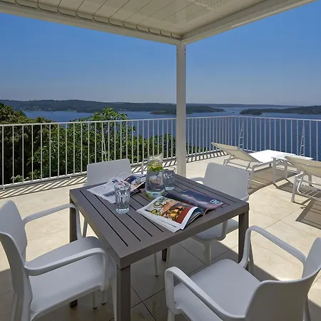 Apartmán Zlatni Zalaz,apartments,supetarska Draga *