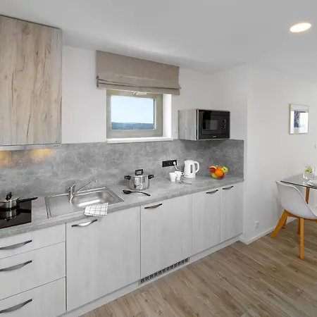 Zlatni Zalaz,apartments,supetarska Draga *