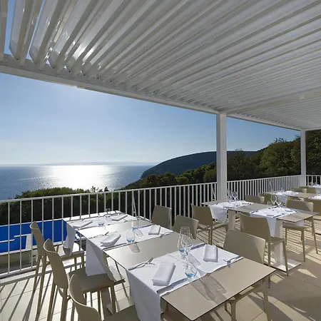 Zlatni Zalaz,apartments,supetarska Draga *