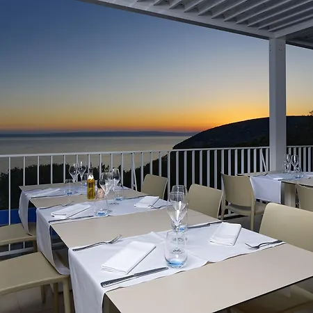 Zlatni Zalaz,apartments,supetarska Draga