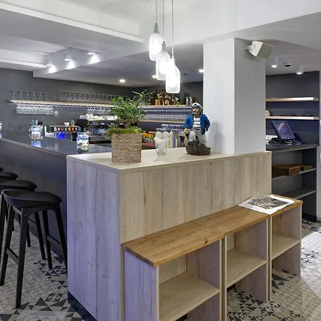 Zlatni Zalaz,apartments,supetarska Draga スペタルスカ・ドラガ