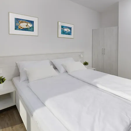Zlatni Zalaz,apartments,supetarska Draga * Supetarska Draga