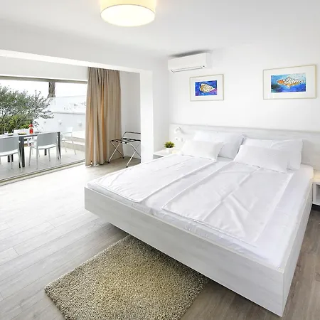 Zlatni Zalaz,apartments,supetarska Draga