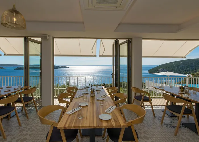 Zlatni Zalaz,apartments,supetarska Draga Apartment *