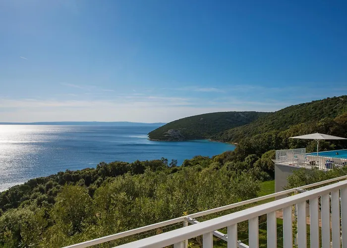Zlatni Zalaz,apartments,supetarska Draga Apartment